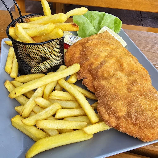 Röth-Linde in Nederling Restaurant & Biergarten  photo 10